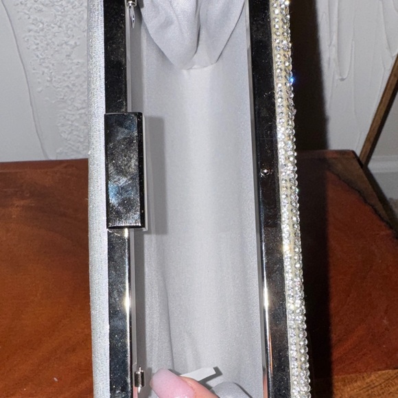 Silver Rhinestone Clutch - Picture 6 of 8